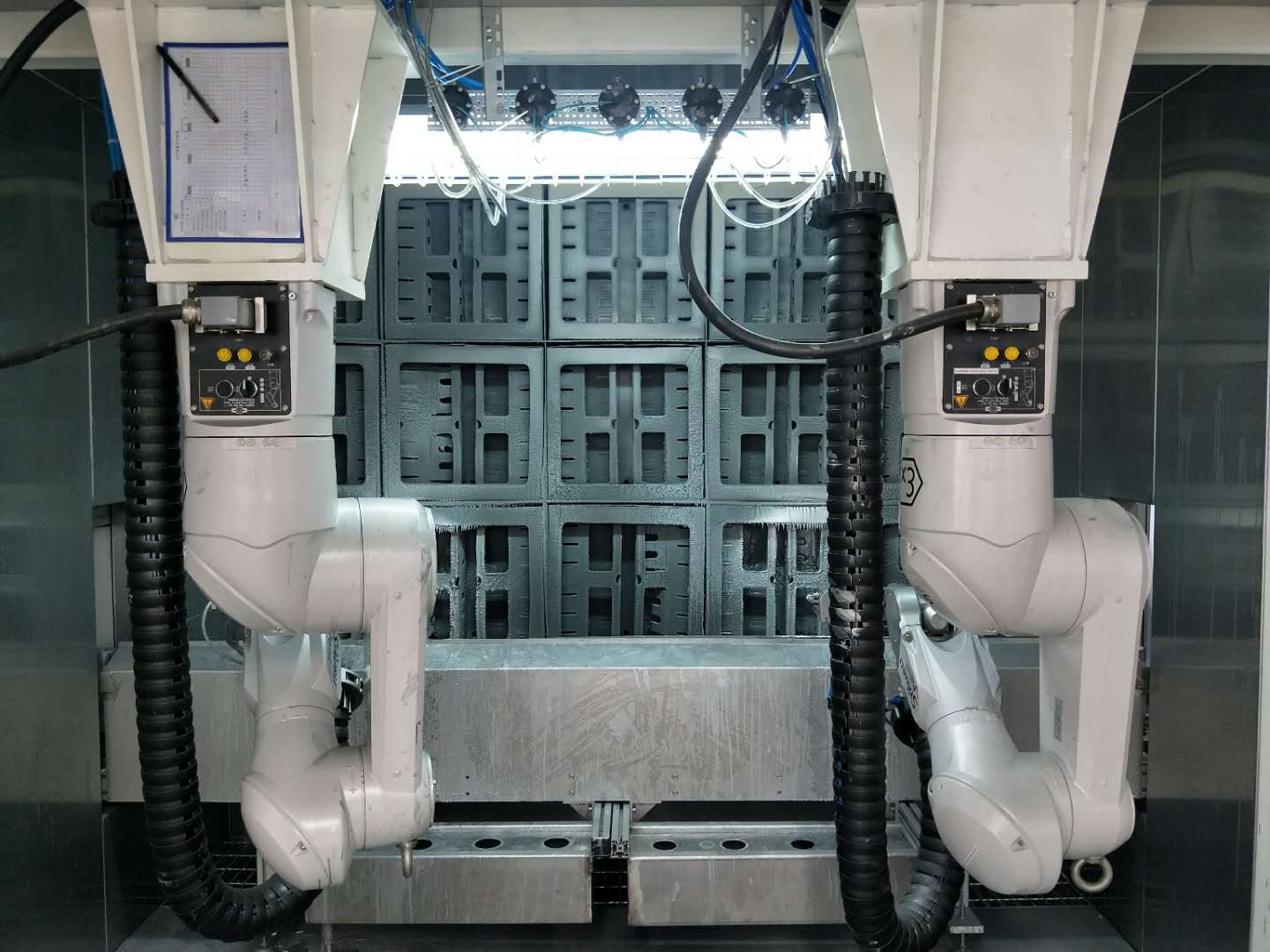 干式噴漆室：用于防污染機(jī)器人噴漆的區(qū)域